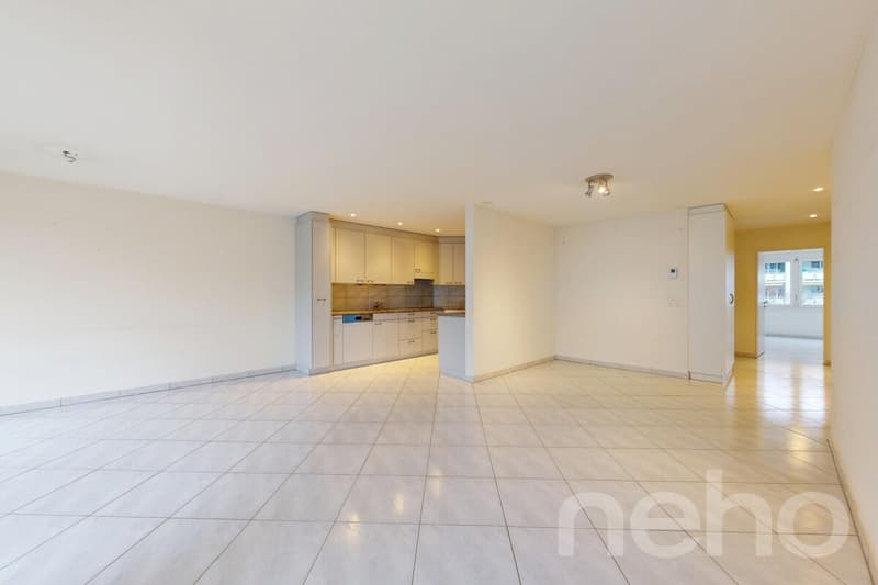 Appartement lumineux 3.5 pièces avec balcon et belle vue (5)