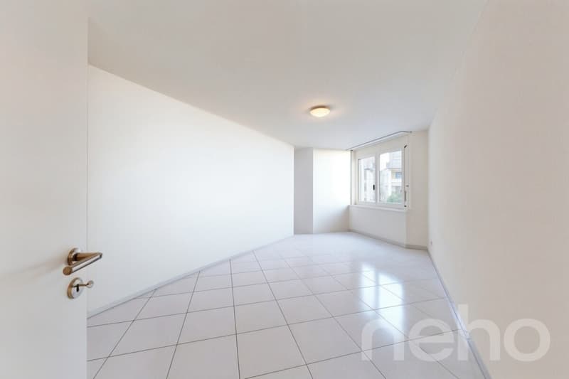 Appartement lumineux 3.5 pièces avec balcon et belle vue (7)