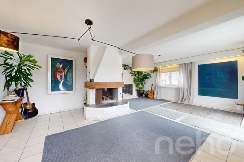 Spacious 6.5 room apartment on its own entire floor! (4)