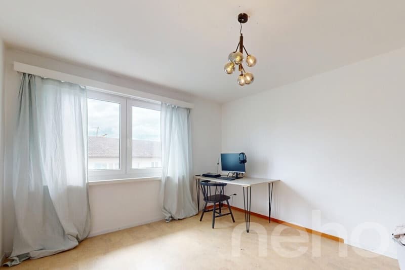 Spacious 6.5 room apartment on its own entire floor! (9)