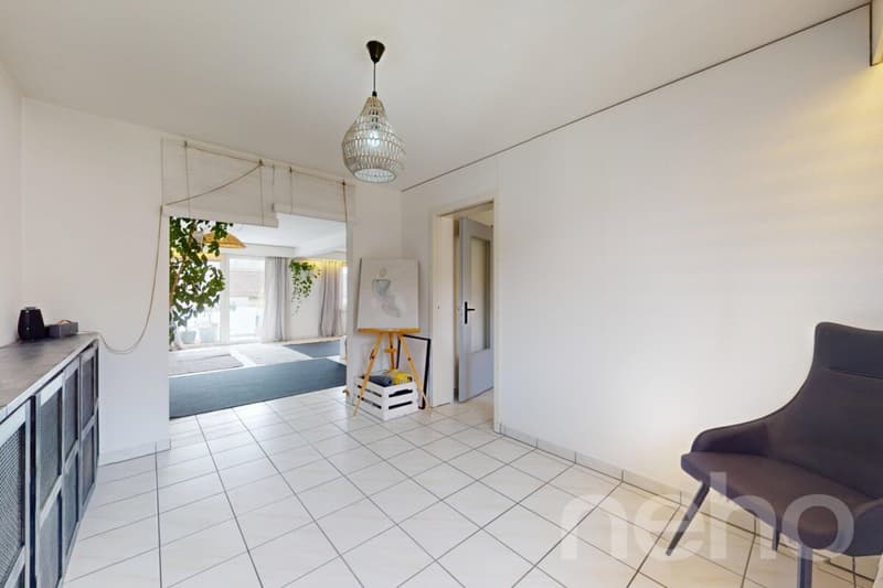 Spacious 6.5 room apartment on its own entire floor! (12)