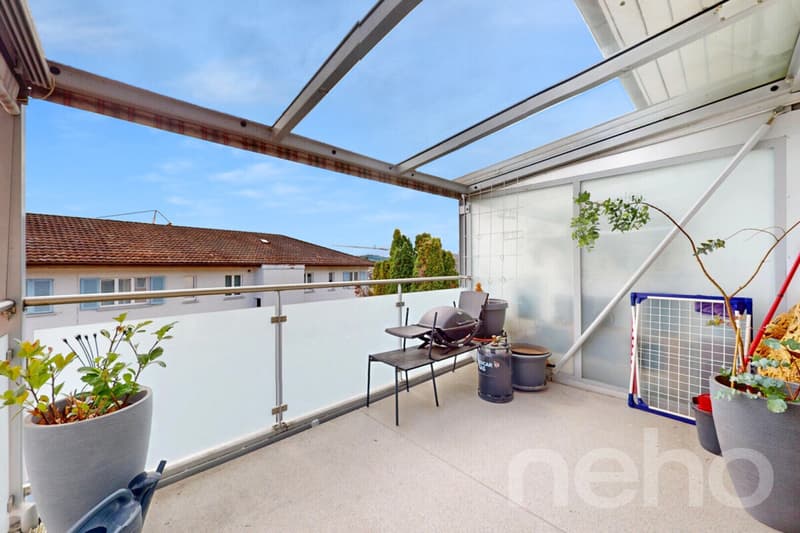 Spacious 6.5 room apartment on its own entire floor! (3)