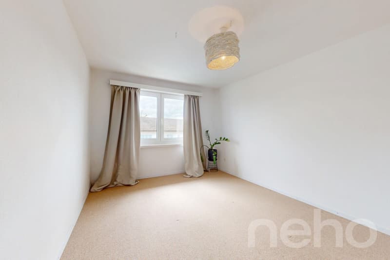 Spacious 6.5 room apartment on its own entire floor! (11)