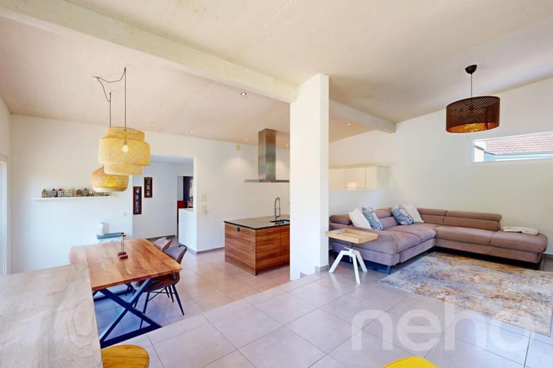 Top maintained 5.5-room single-family home with beautiful garden in 8213 Neunkirch (1)