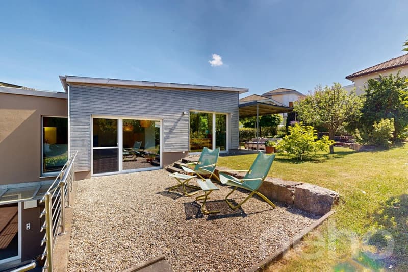 Top maintained 5.5-room single-family home with beautiful garden in 8213 Neunkirch (3)