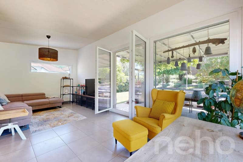 Top maintained 5.5-room single-family home with beautiful garden in 8213 Neunkirch (2)
