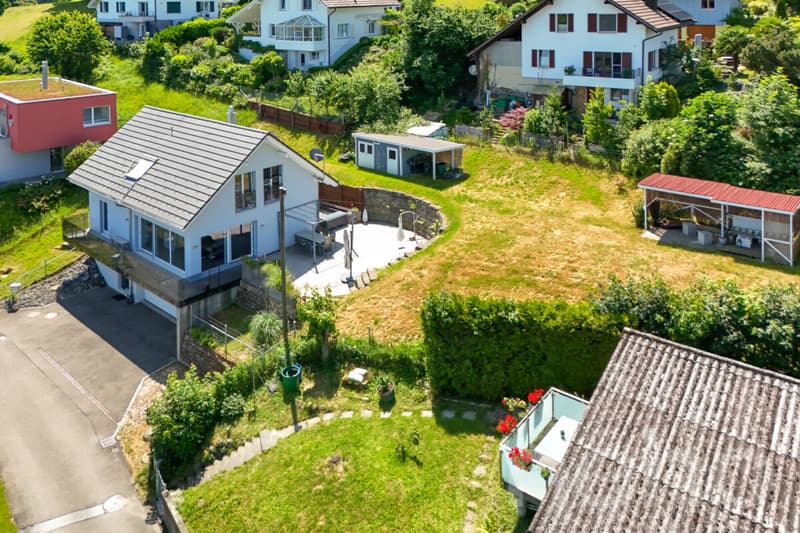 Detached single-family house with a view and development potential (1)