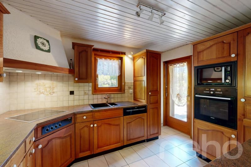 Splendid family villa in Bex: unsuspected space and potential! (5)