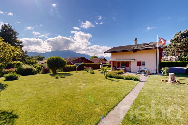 Splendid family villa in Bex: unsuspected space and potential! (1)