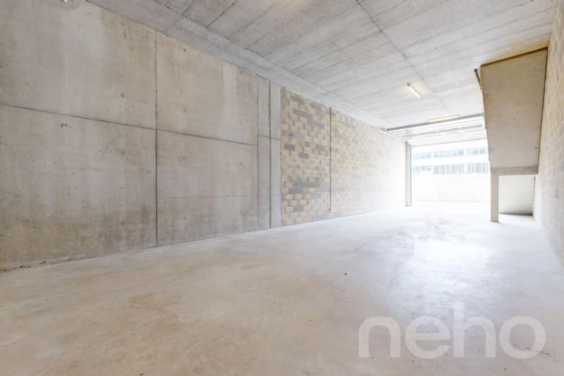 Multi-purpose venue for operators or investors (5)