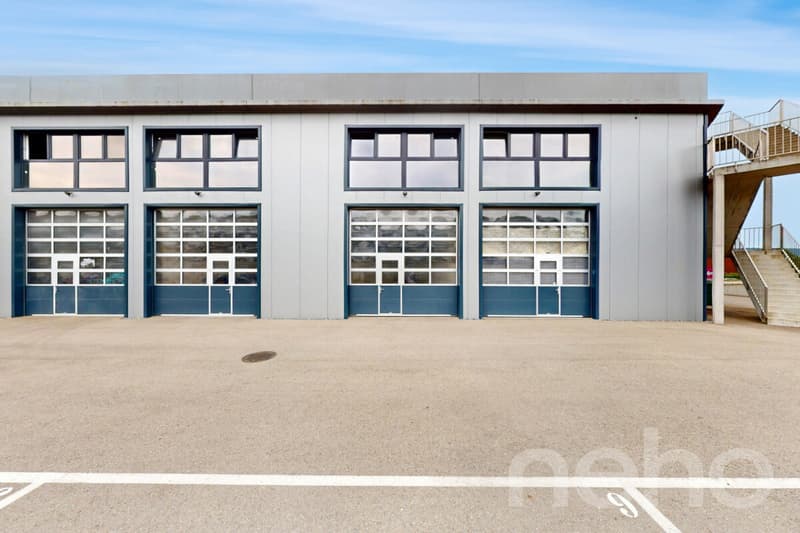 Multi-purpose venue for operators or investors (2)