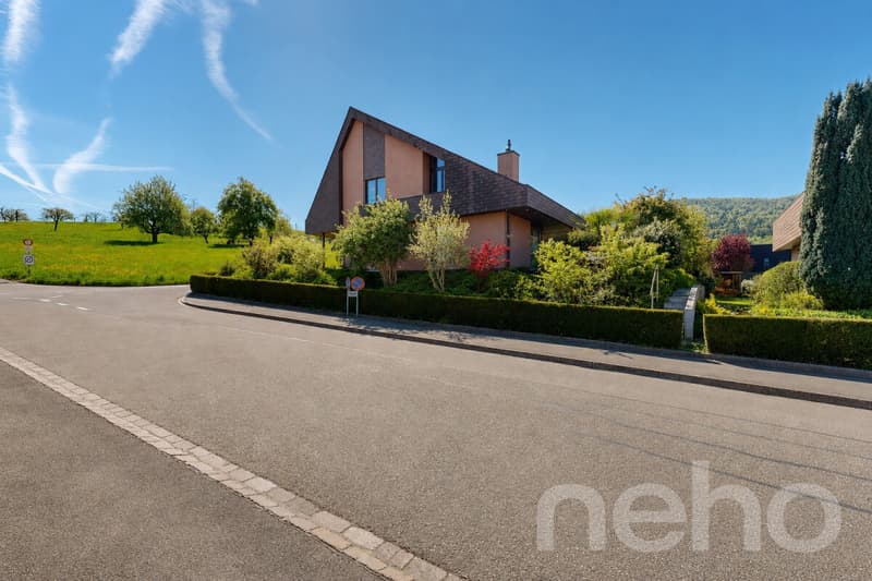Spacious 6.5-room single-family house on the edge of the building zone (in building rights) (1)