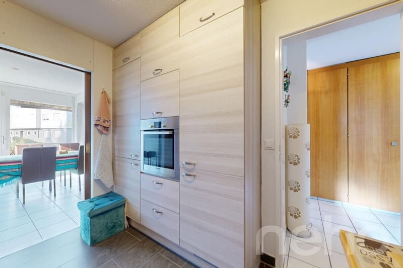Stylish 4.5-room apartment with balcony in Nidau (7)