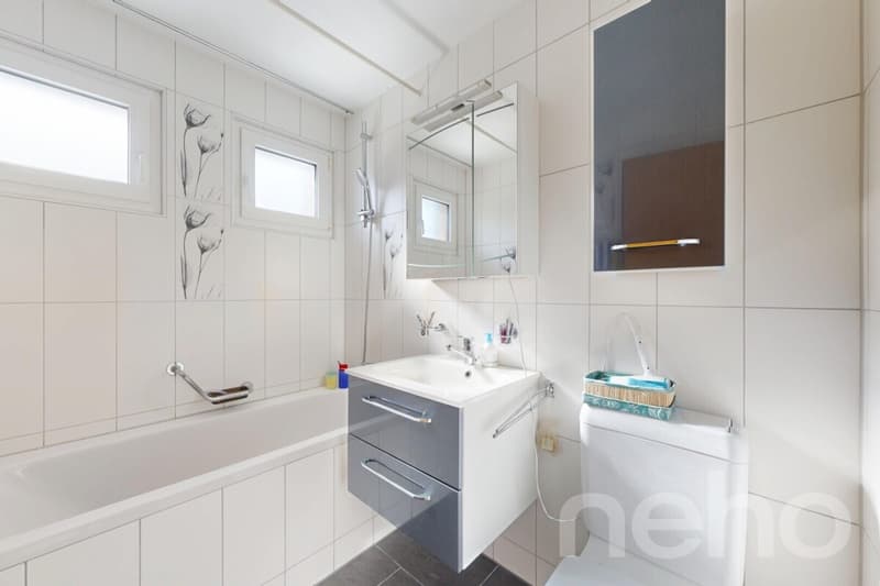 Stylish 4.5-room apartment with balcony in Nidau (8)