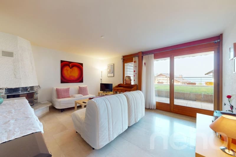 Appartement 2,5 pièces en rez-de-jardin avec piscine intérieure (2)