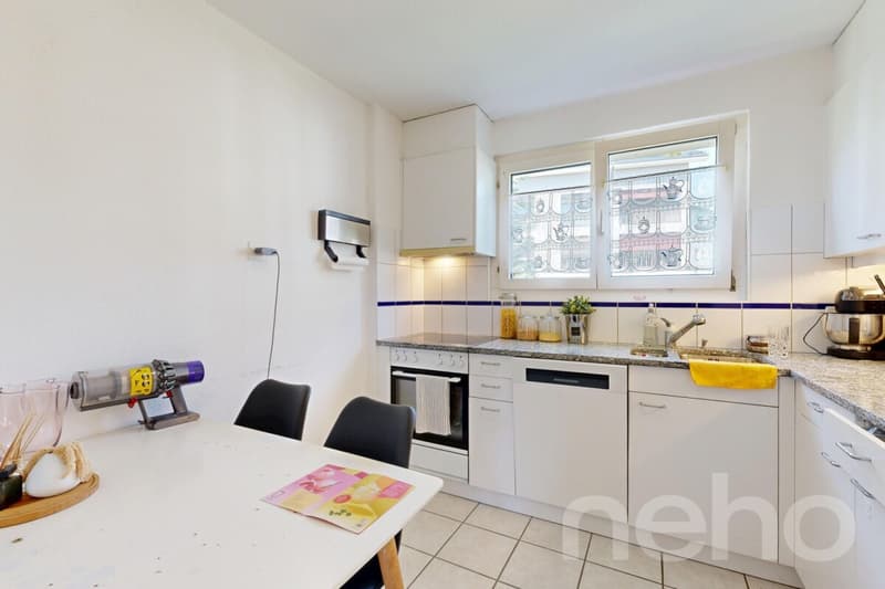 Charming property with 3 apartments and idyllic garden complex in a preferred location (12)