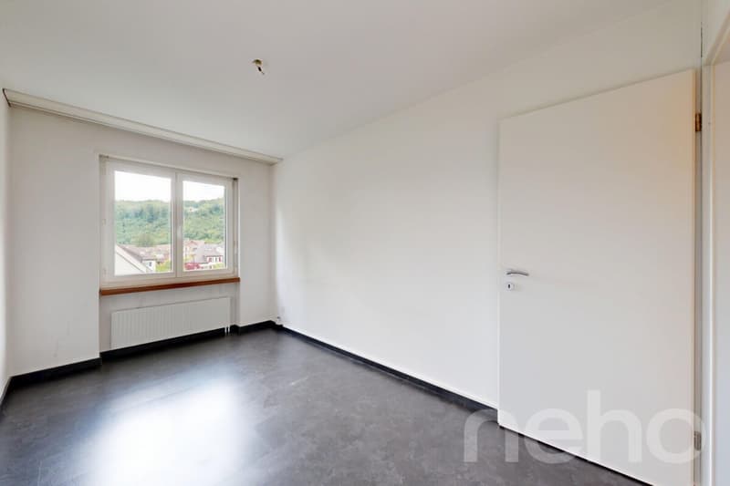 Bright 3.5-room apartment with balcony and garage in Schönenwerd (7)