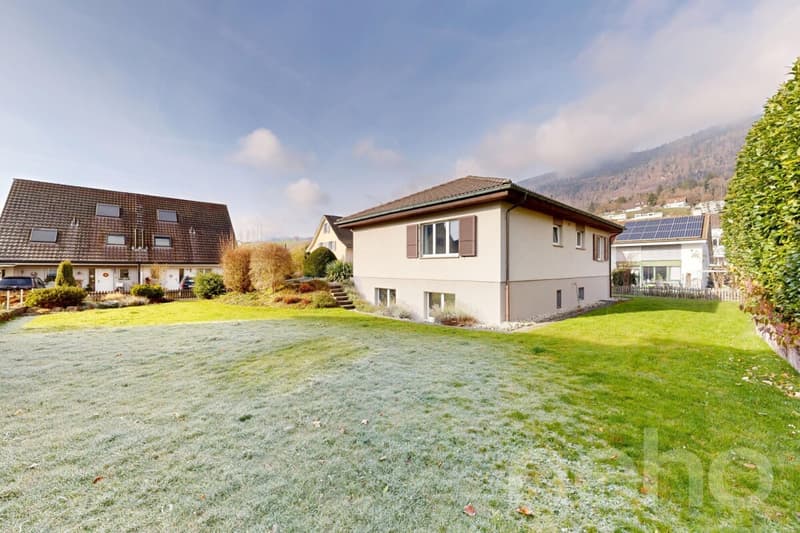 Family-friendly home with garden and double garage in Grenchen (2)