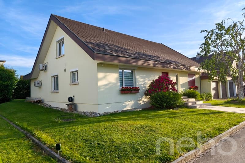 Exclusive living with wellness and fitness area in Derendingen (1)