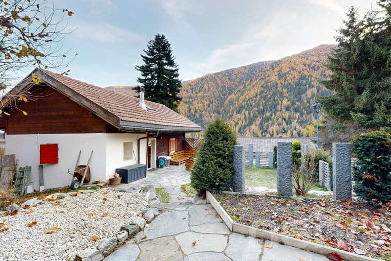 Exclusive: Three-level chalet with garden (4)