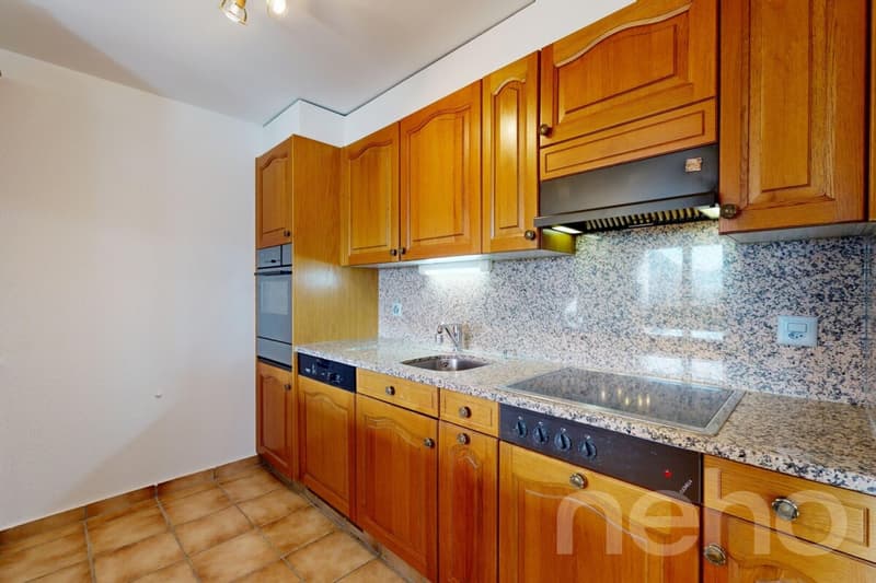 Exclusive: Bright 3-bedroom crossing apartment (8)