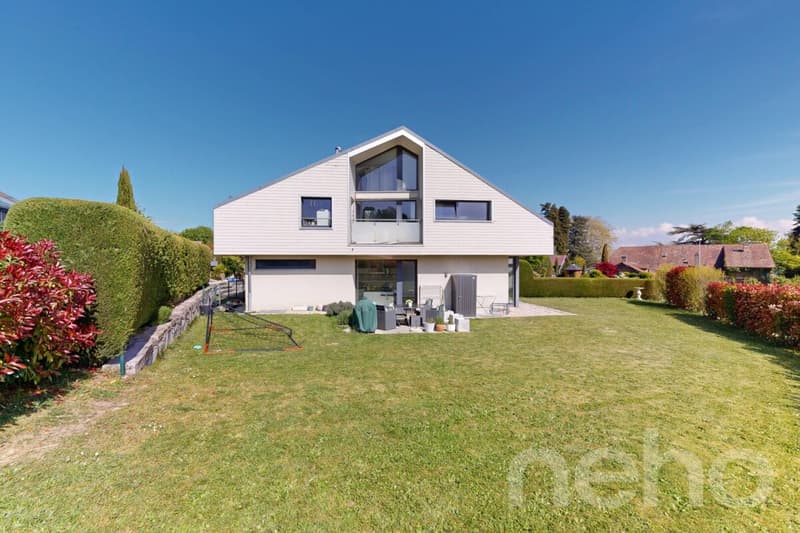 Contemporary house with exceptional volumes and lake and Alpine views (2)