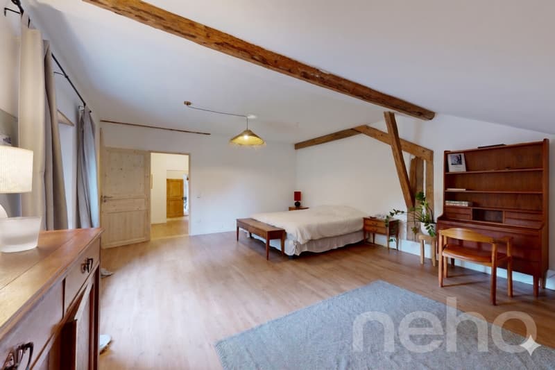 Renovated 1640 Farmhouse: 2 Apartments + Huge Barn with Great Potential (9)