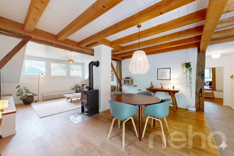 Renovated 1640 Farmhouse: 2 Apartments + Huge Barn with Great Potential (5)