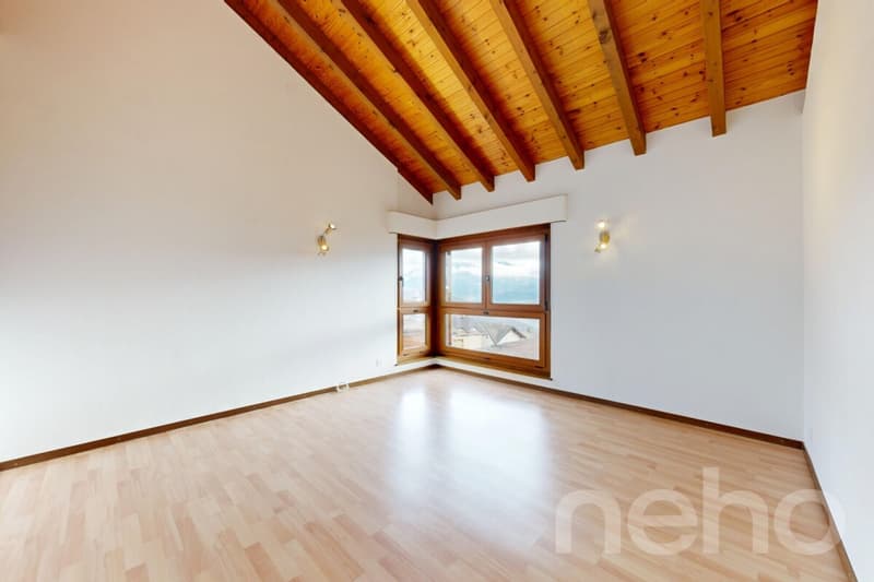 Großes Haus mit unabhängigem 2.5-Zimmer-Apartment - Freie Sicht (5)