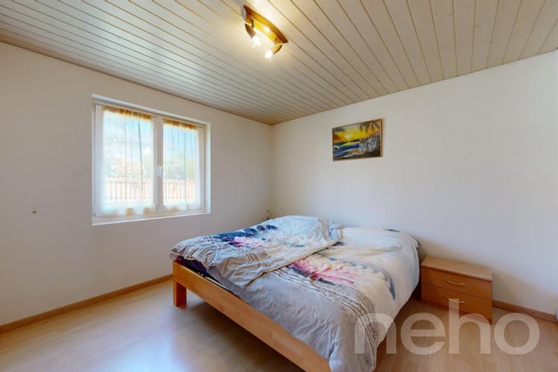 Bright ground-floor villa with tree-lined garden in Onnens (9)