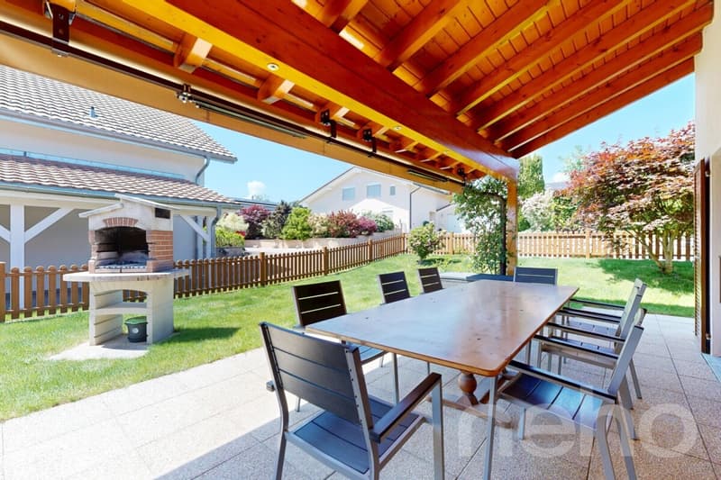 Bright ground-floor villa with tree-lined garden in Onnens (3)