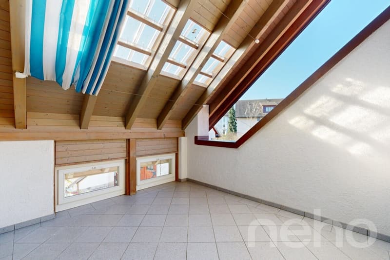 Stylish 4.5-room attic maisonette with charm and comfort (11)