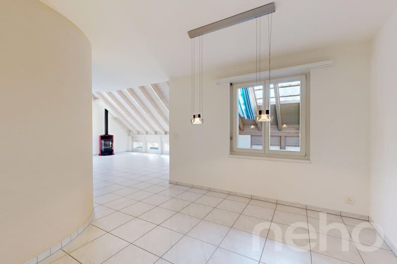 Stylish 4.5-room attic maisonette with charm and comfort (4)