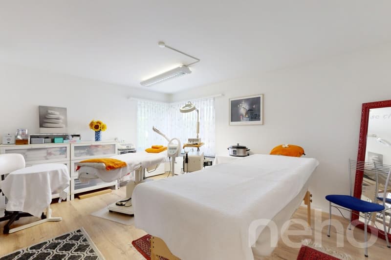 Well-maintained 5.5-room single-family home with a beautiful garden in Niederuzwil (10)