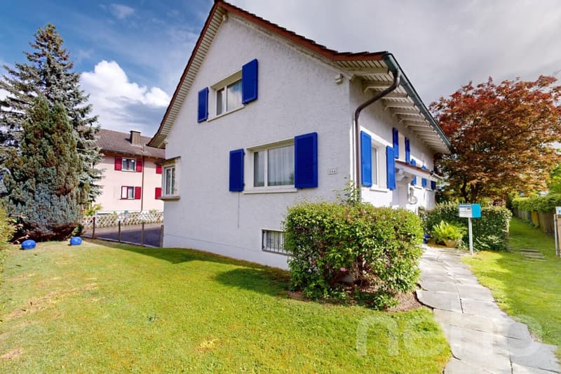 Well-maintained 5.5-room single-family home with a beautiful garden in Niederuzwil (12)