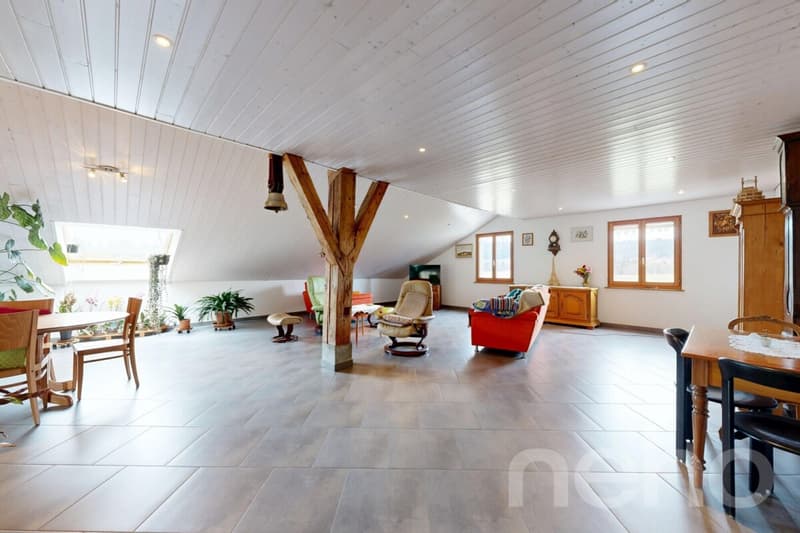 Einfamilienhaus mit etwa 380 m², großes Grundstück und Bergblick (3)