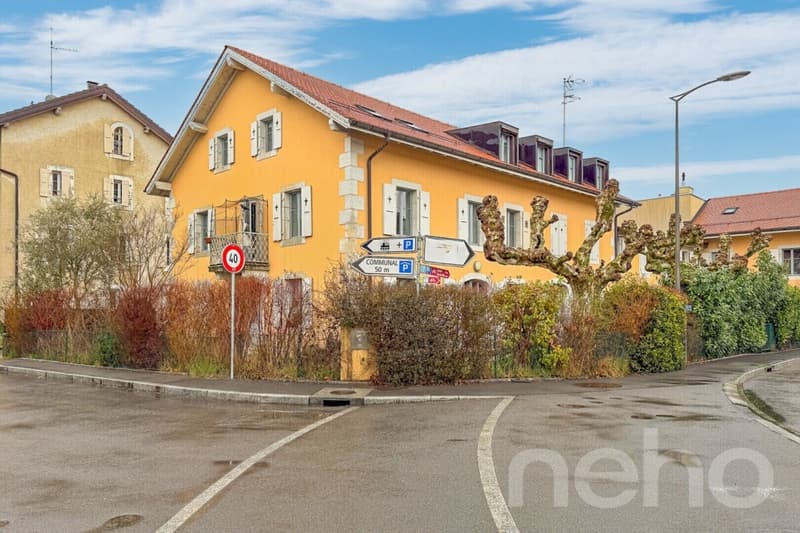 Beautiful 5-room apartment of 97 m² in the center of La Plaine (2)