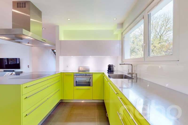 Breathtaking Panorama: Exclusive 5.5-Room Single-Family Home with Pool (5)