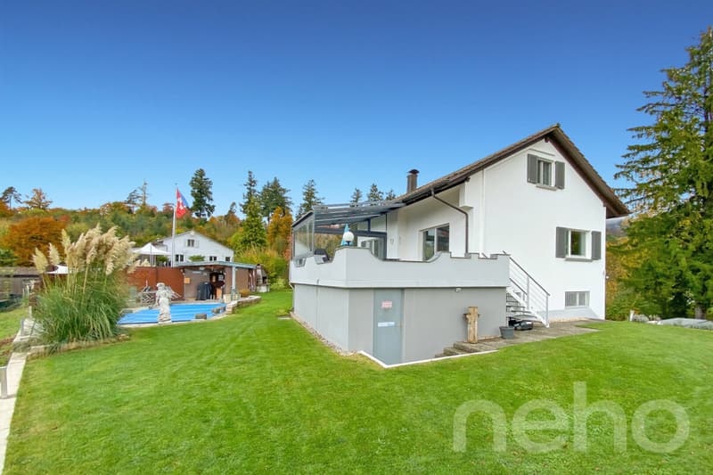 Breathtaking Panorama: Exclusive 5.5-Room Single-Family Home with Pool (2)