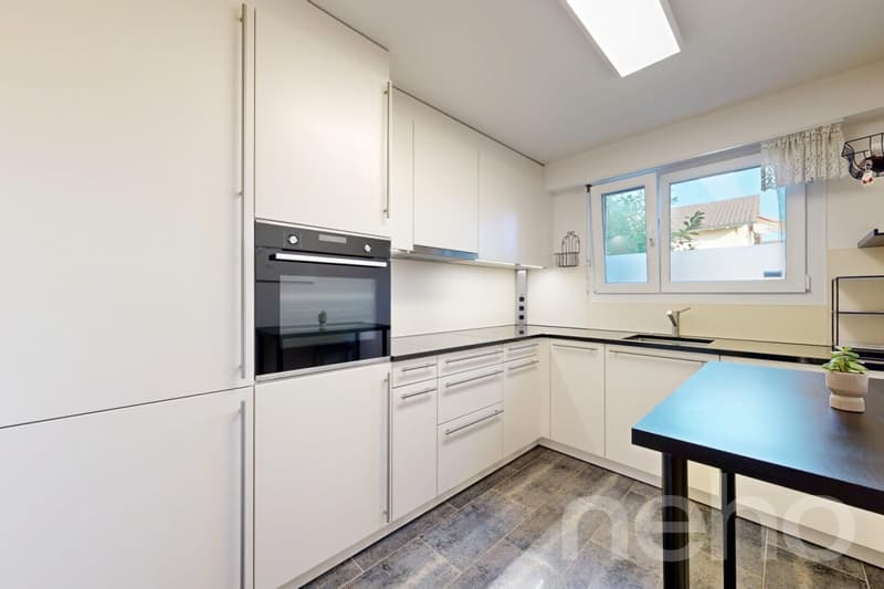 Renovated 3.5-room apartment with balcony and garden in Oberwil (9)