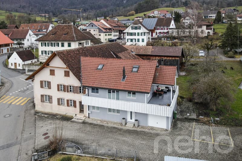Casa colonica con casa unifamiliare adiacente e molto terreno edificabile incl. (12)