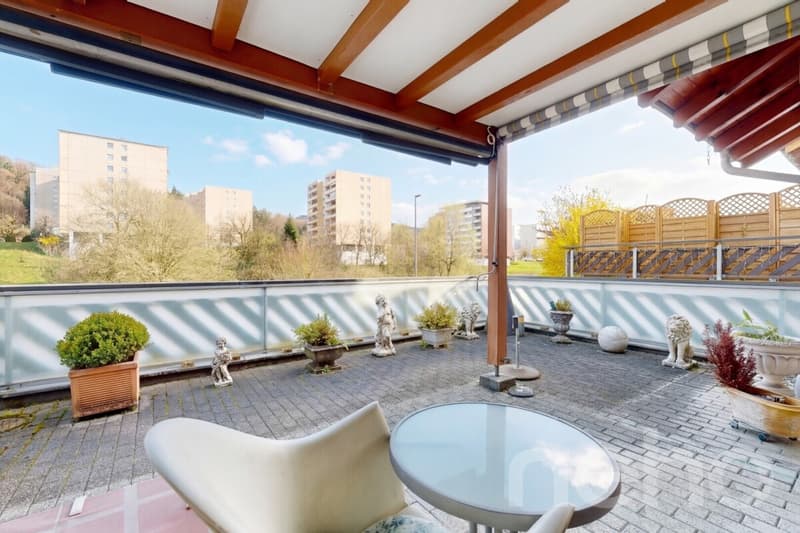 Row house with plenty of space for living and working (10)
