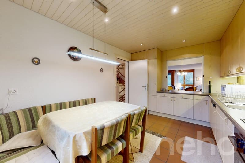 Row house with plenty of space for living and working (5)