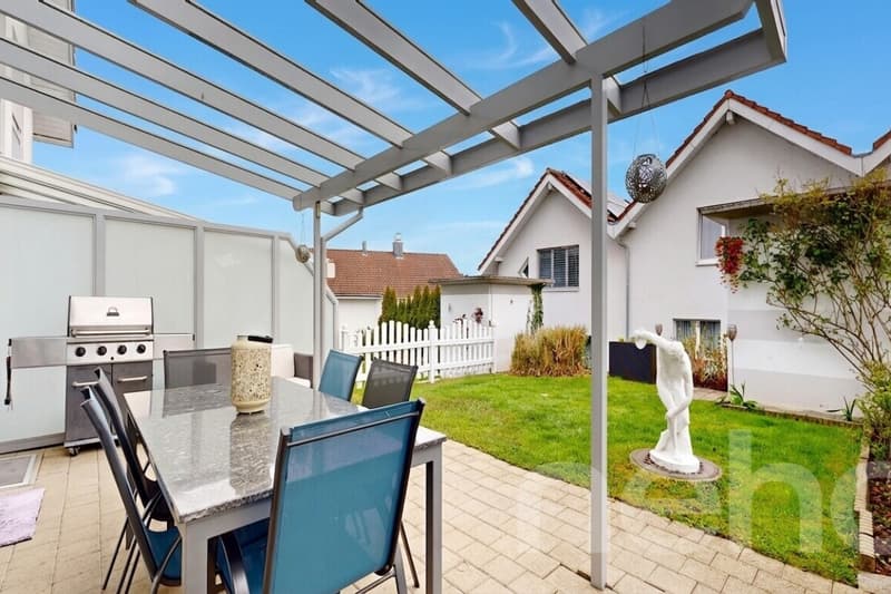 Modernes Reihenhaus mit viel Platz? an zentraler und ruhiger Lage (1)