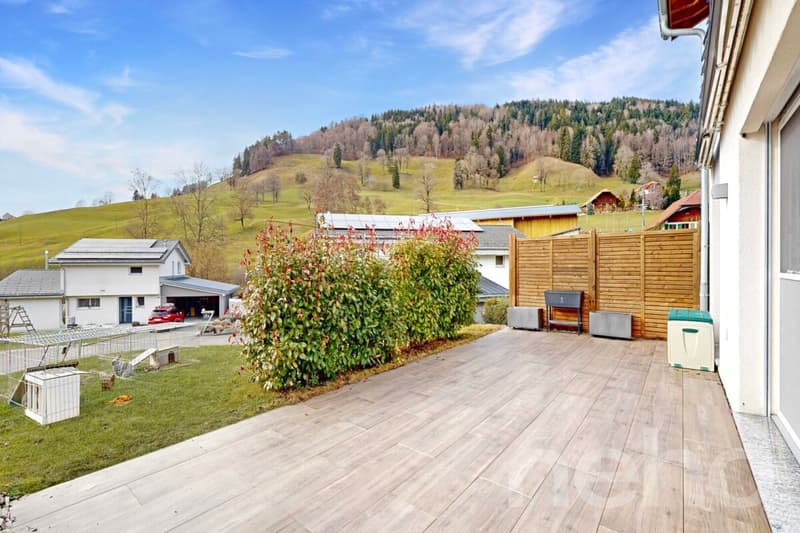 Einzelvilla mit viel Licht und Garten (2)