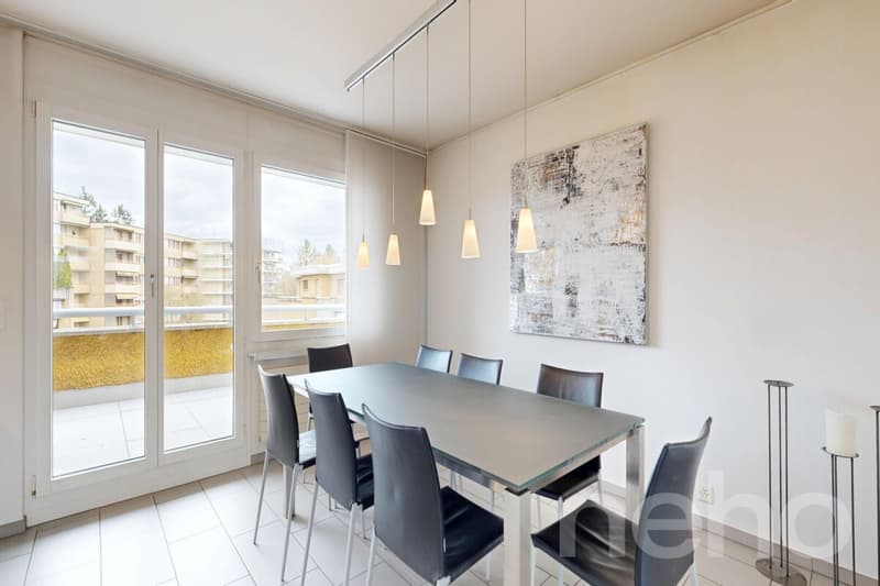 Appartement attique de 4,5 pièces attractif avec terrasse ensoleillée (4)
