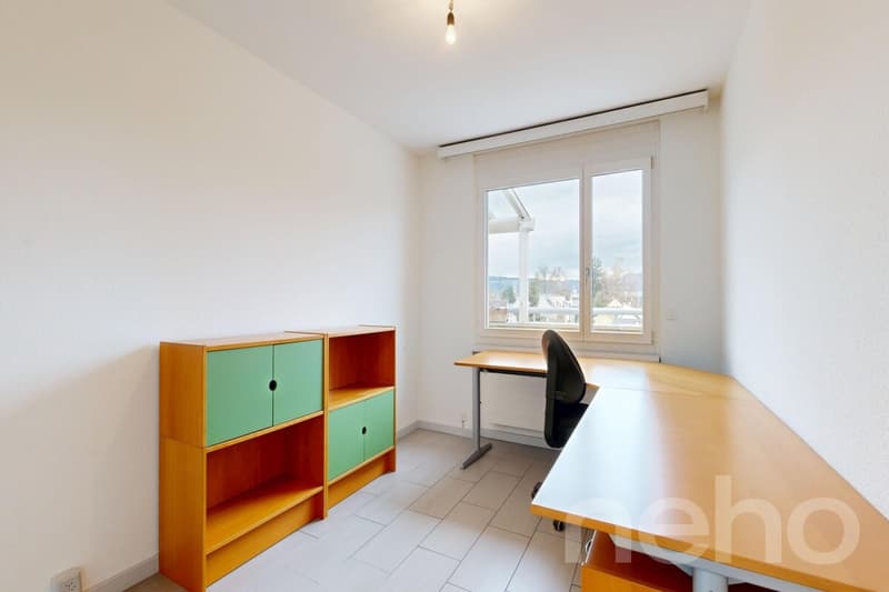 Appartement attique de 4,5 pièces attractif avec terrasse ensoleillée (9)
