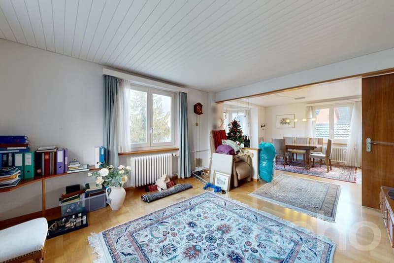 Casa di 4 camere con potenziale di sviluppo in una zona tranquilla e centrale (3)
