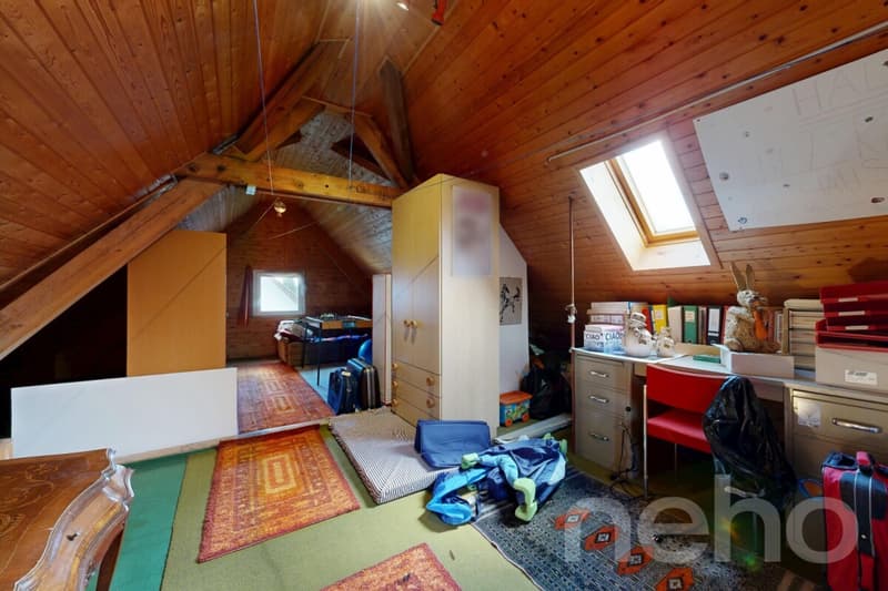 Casa di 4 camere con potenziale di sviluppo in una zona tranquilla e centrale (5)