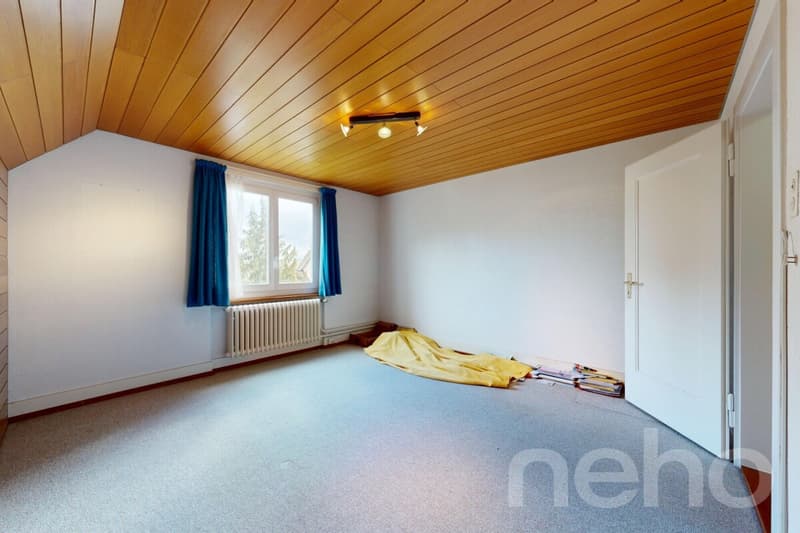 Casa di 4 camere con potenziale di sviluppo in una zona tranquilla e centrale (4)